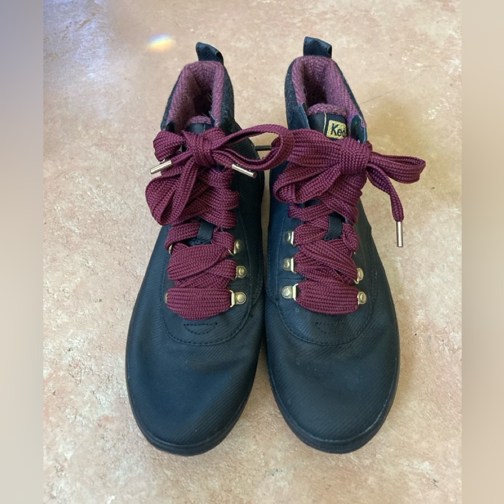 Ked's Women's Scout Black and Burgundy Ankle Boots Size 10